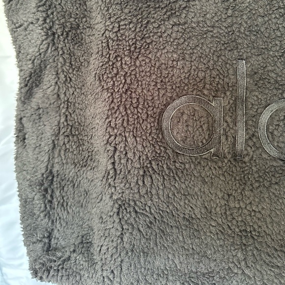 Alo Yoga Ovesize Shearling Black Tote Bag Sherpa Zip Shoulder Gym Travel New - Picture 3 of 10